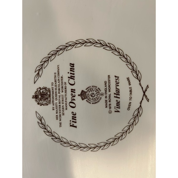 Royal Worcester Vine Harvest Gold Trim Lidded Oval Casserole Dish - Picture 6 of 6